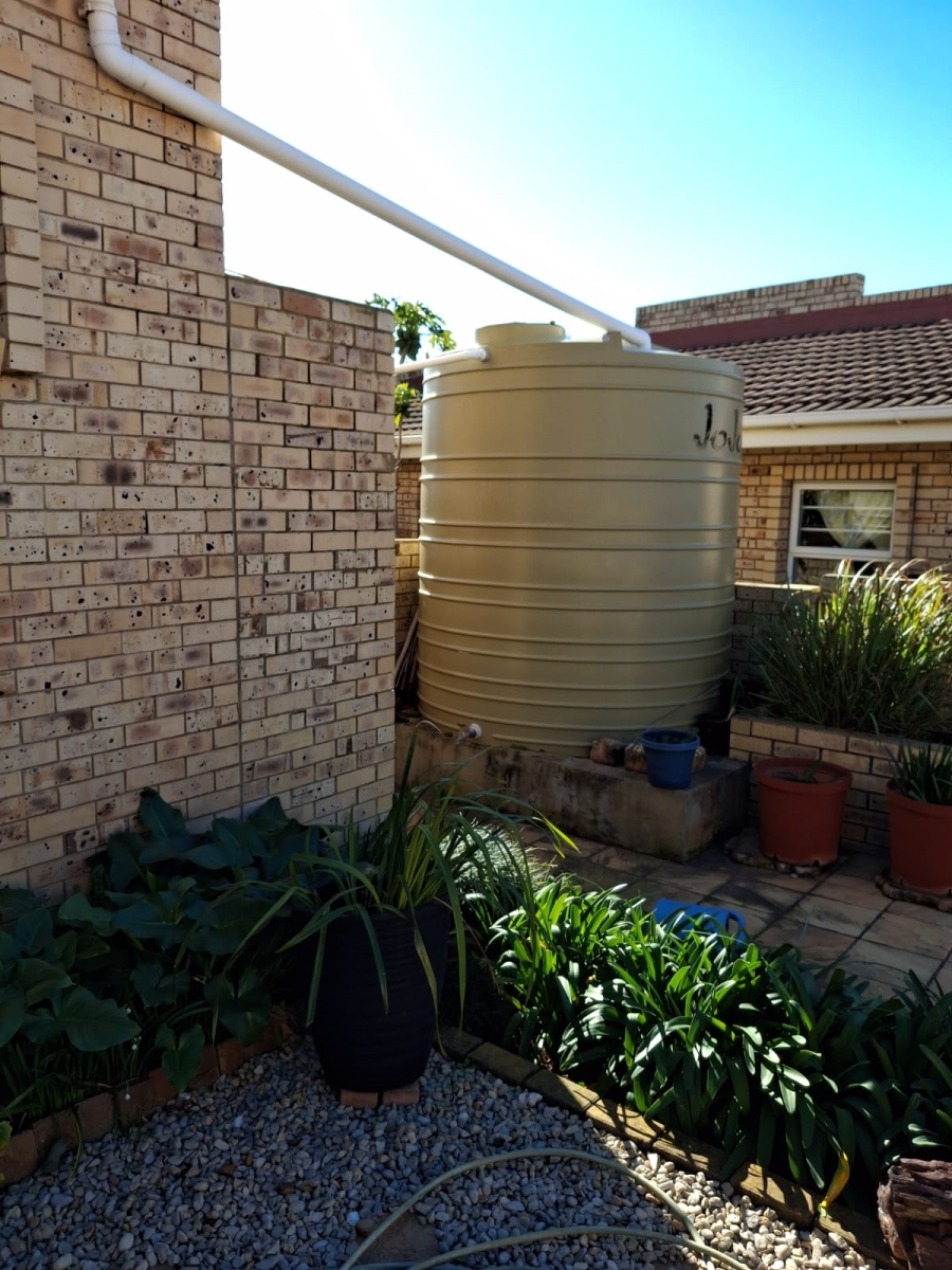 3 Bedroom Property for Sale in Wavecrest Eastern Cape